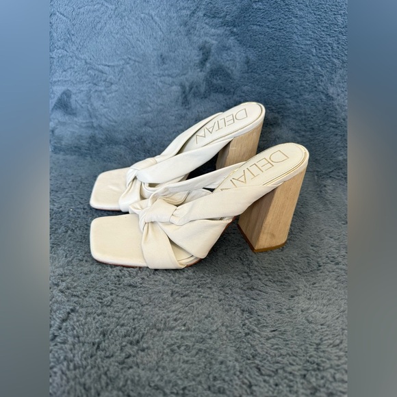 Women’s Deltan White Square Toe Slip On Heeled Sandal Size 9 Casual Summer - Picture 3 of 7